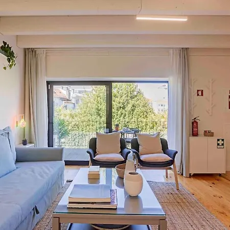 Peaceful Brand New Duplex With A Large Balcony Oporto