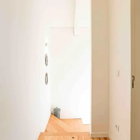 Peaceful Brand New Duplex With A Large Balcony Oporto